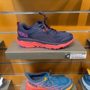 Hoka One One Challenger ATR 6. Size 9.5 Running Shoes